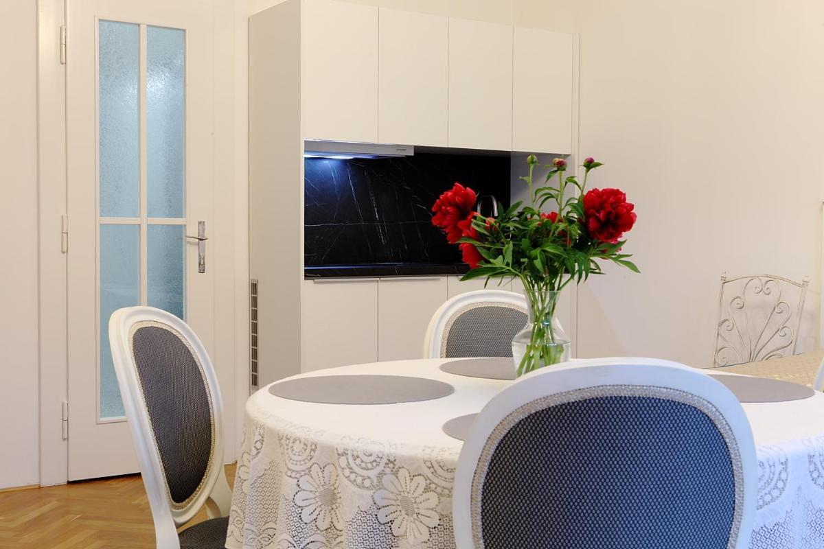 Apartma V Srdci Podebrad ปอดเยบราดิ ภายนอก รูปภาพ