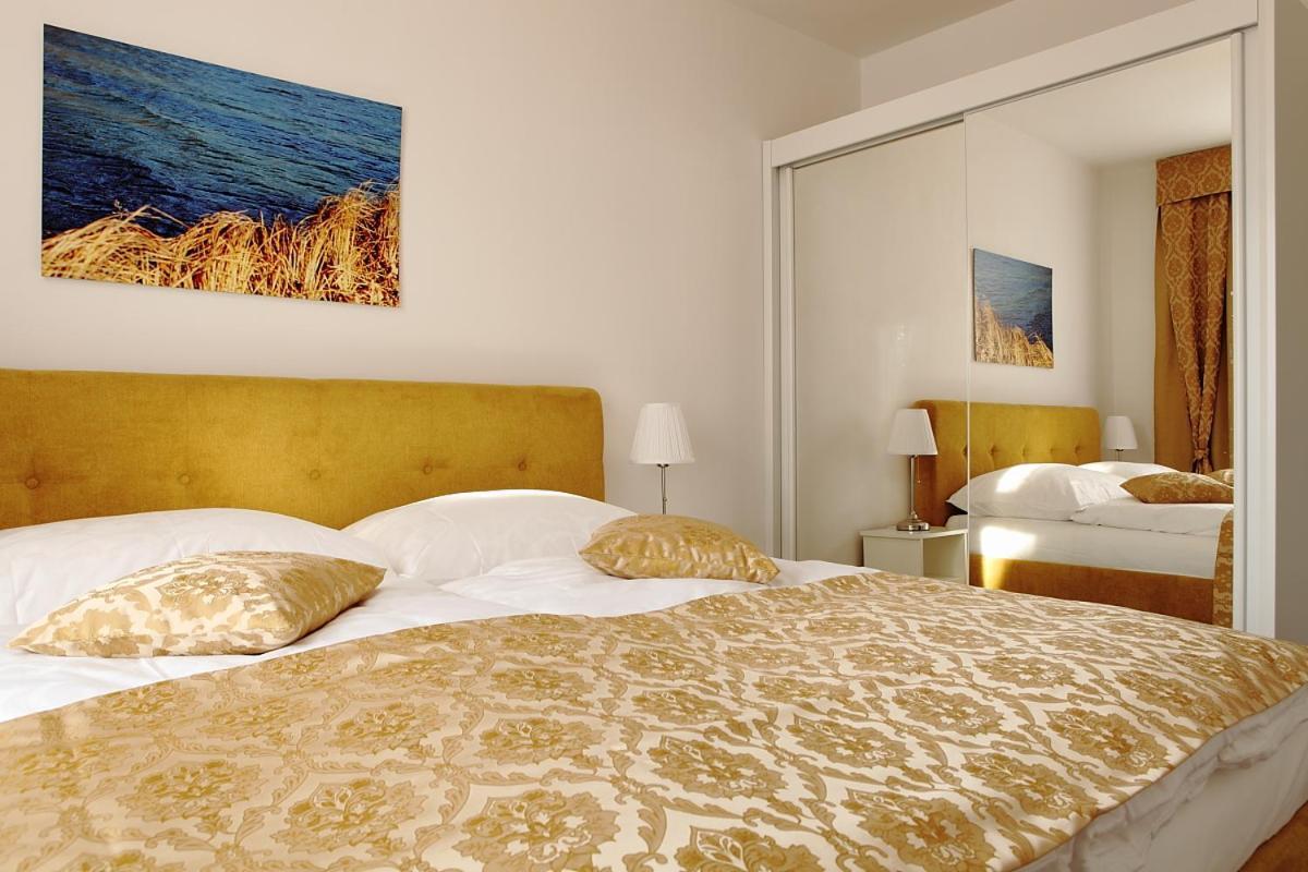 Apartma V Srdci Podebrad ปอดเยบราดิ ภายนอก รูปภาพ