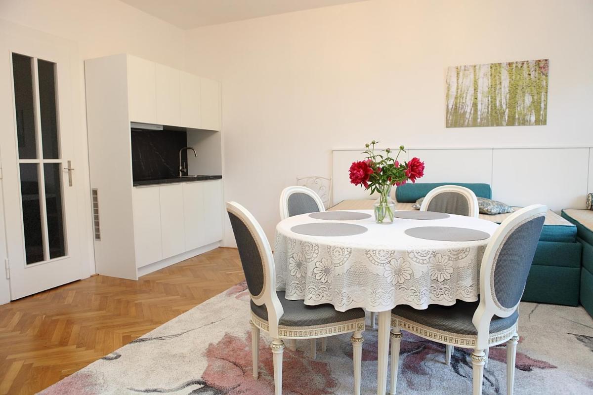 Apartma V Srdci Podebrad ปอดเยบราดิ ภายนอก รูปภาพ